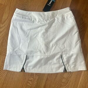 NWT Adidas golf skirt size 8 (sorry for wrinkles)